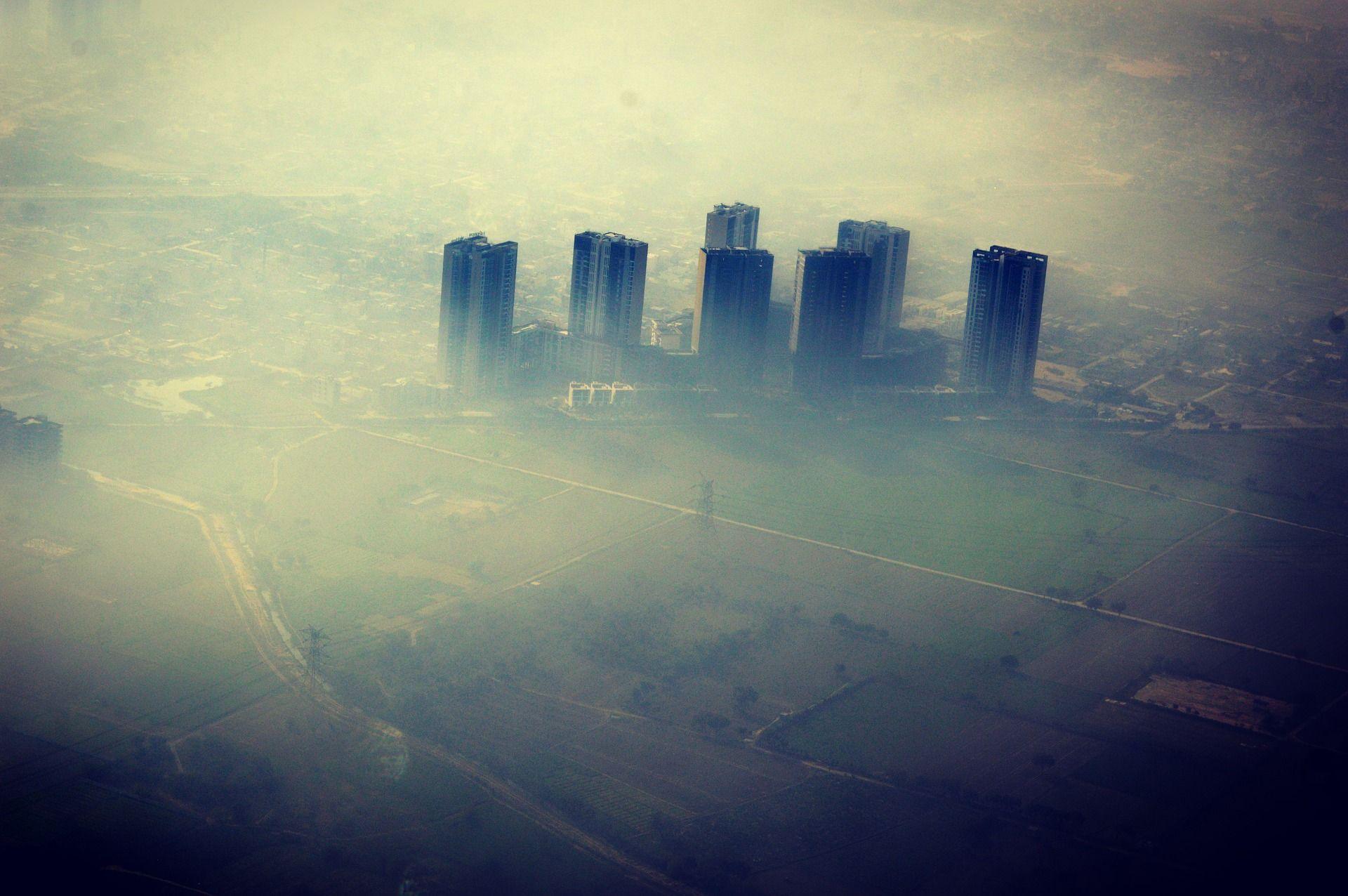 گرد و خاک و آلودگی هوا در شهر